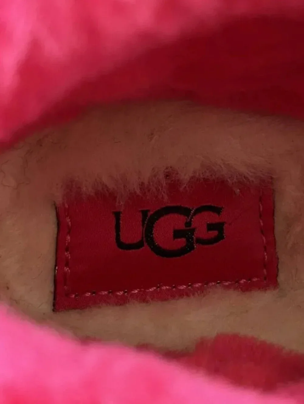 BIG KIDS UGG NEUMEL II SCATTER GRAPHIC RASPBERRY BOOTS US SIZE 4Y= 6.5 Women